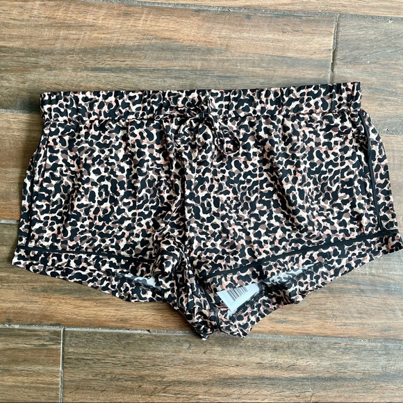 NWT Plush Apparel Silky Cheetah Print Pajama Set Large